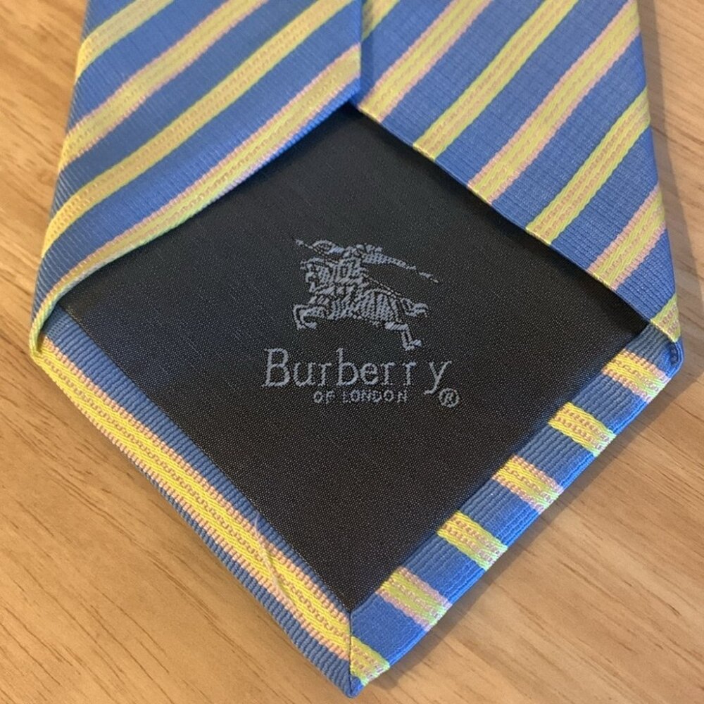 Burberry Hand Made Silk Tie - Picture 7 of 9